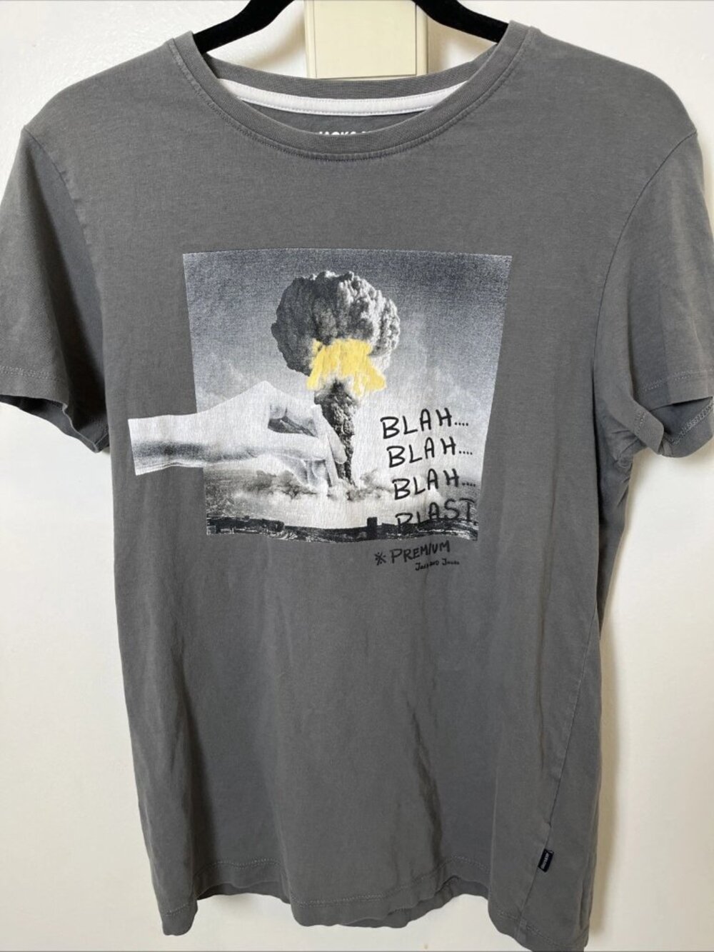Jack & Jones Premium Blah Blah Blast Graphic Tee Gray Menโs S